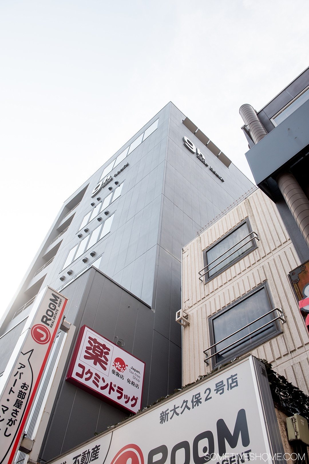 sometimes_home-9_hours-pod_hotel-shijuku_japan_tokyo_0001[1].jpg