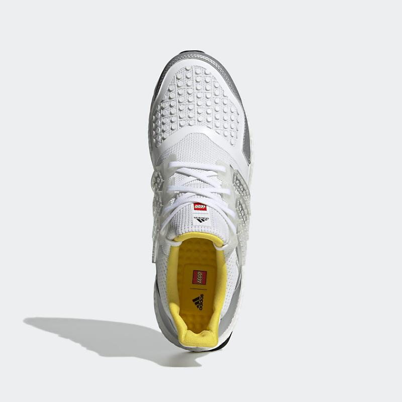 adidas_Ultraboost_DNA_x_LEGO(r)_Plates_Shoes_White_FY7690_02_standard.jpeg.jpg