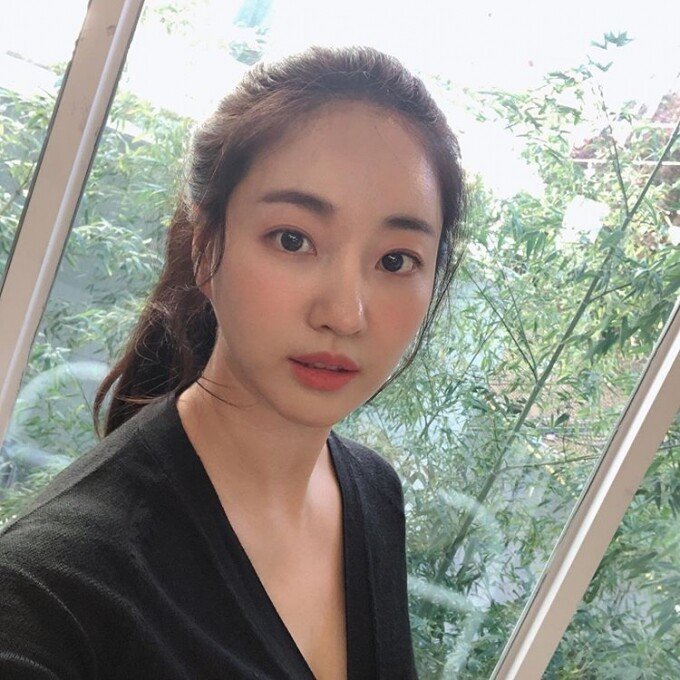 upi201911150046.680x.0.jpg 올해 43살 김사랑 누나