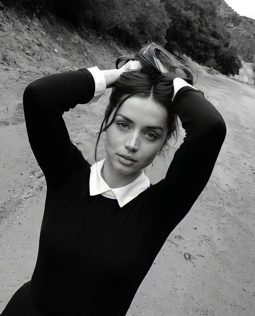 Ana De Armas 010.jpg