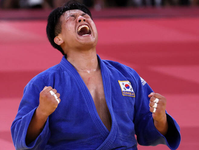 도쿄올림픽]&#39;잘싸웠다&#39; 유도 조구함, 男 -100kg급 한국 첫 은메달 수확 | 다음스포츠