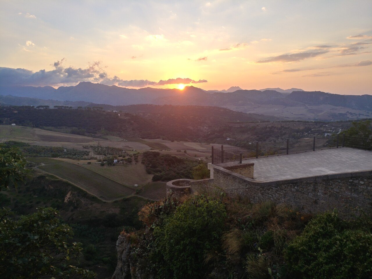 20180926_195813_HDR.jpg 코로나 종식 되길 바라면 쓰는 스페인 론다 여행