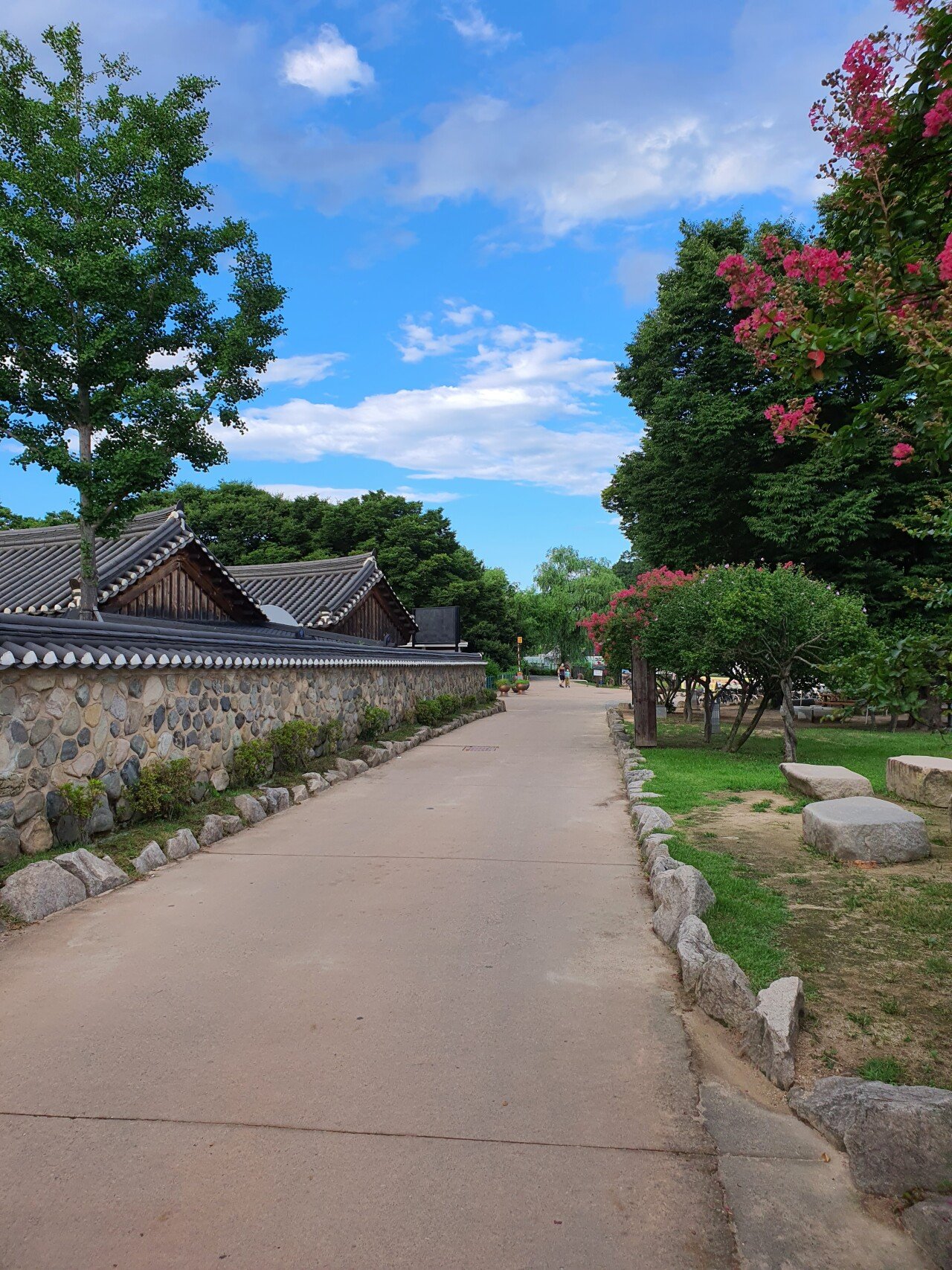 20210809_173240.jpg 경주 여행중입니다. 첫날 돌아다닌 곳