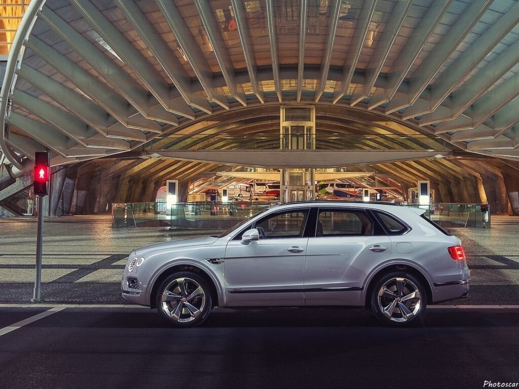 Bentley-Bentayga-Hybrid-2019-04-1024x768.jpg 현존 최고의 디자인을 가진 SUV