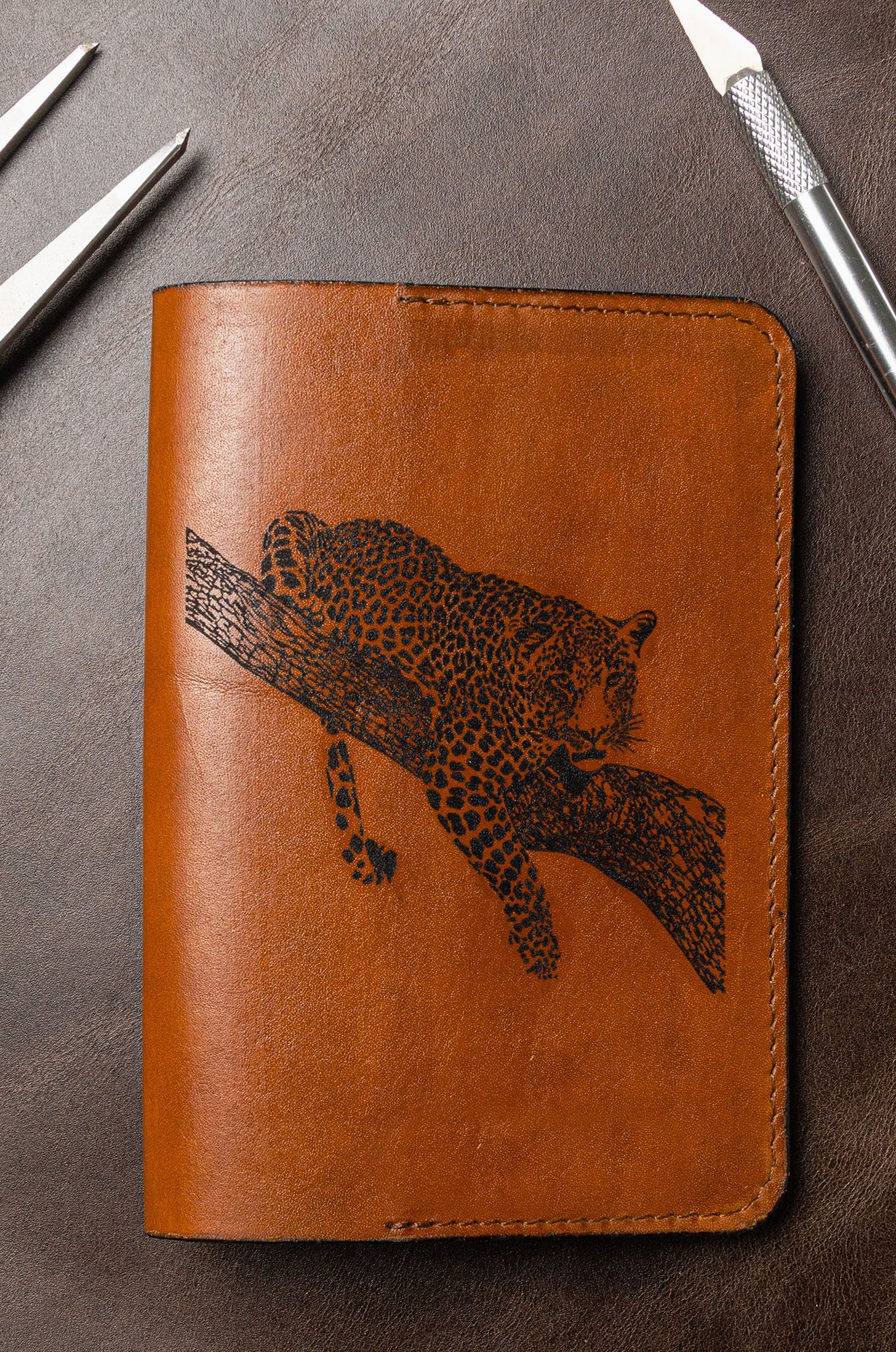 leather-passport-holder-7006901.jpg