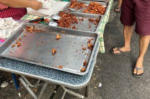 구글맵에도 안나오는 길거리 로컬 푸드에서 아침식사(프라카농 주변)